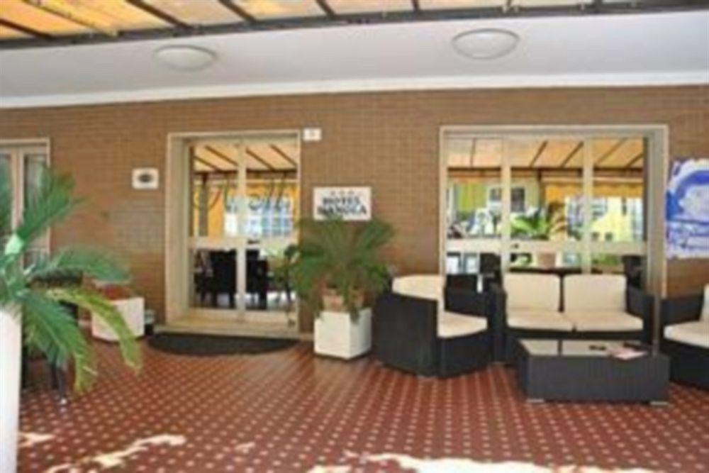 Hotel Manola リミニ エクステリア 写真