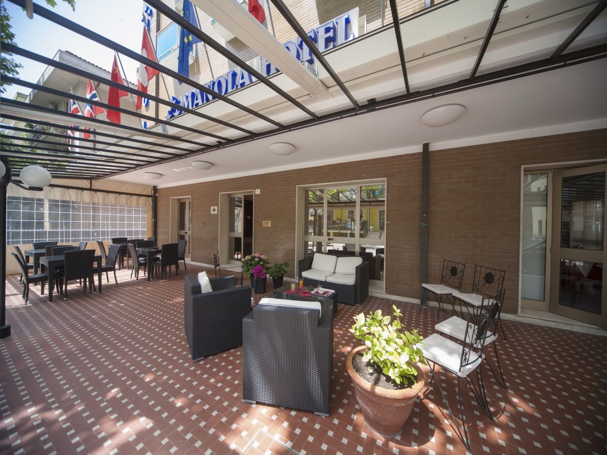 Hotel Manola リミニ エクステリア 写真