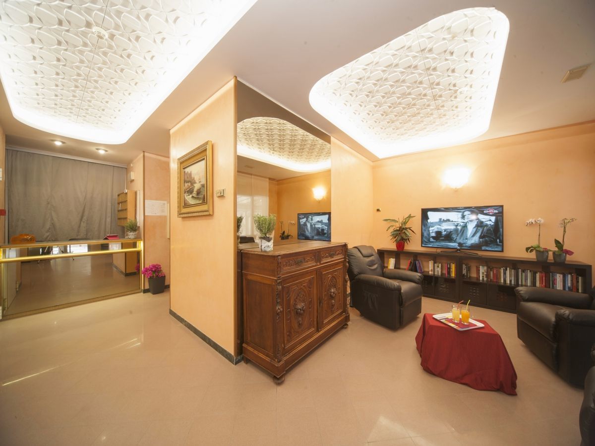 Hotel Manola リミニ エクステリア 写真